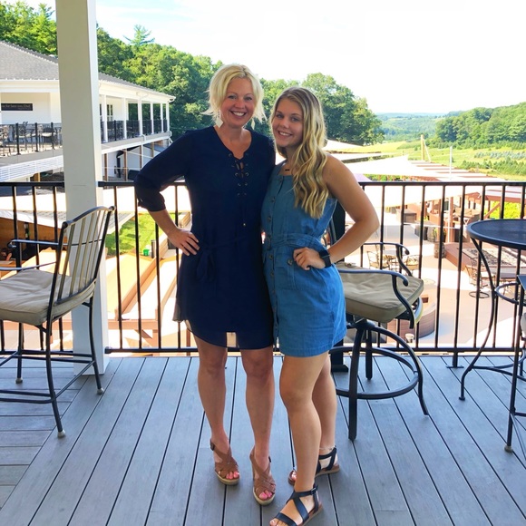 Meet your Posher, Joselyn - Picture 1 of 1